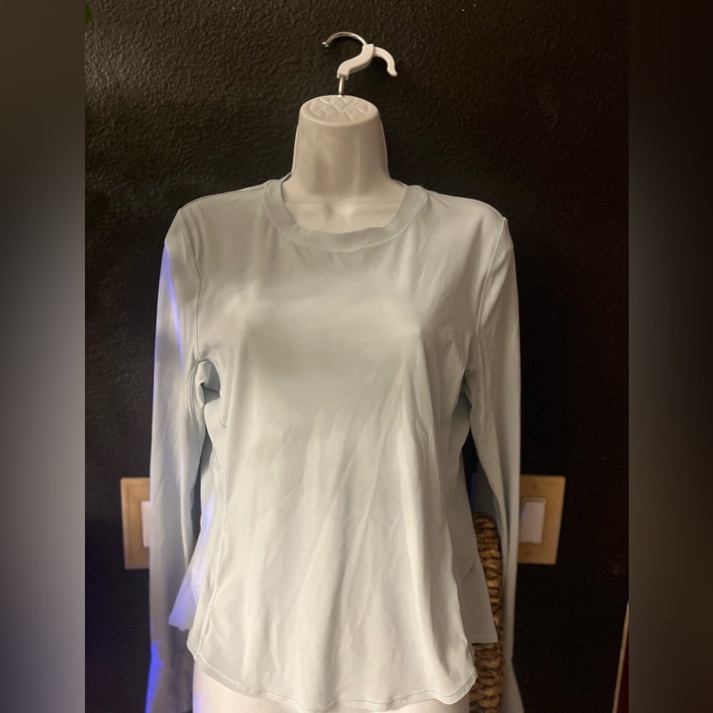 Lululemon Dragon fit long sleeve top - Picture 2 of 8